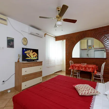 Apartment Mihaela *